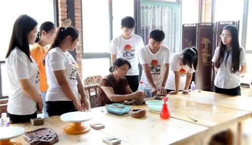 郑州财经学院艺术设计学院 黄河非遗研学社会实践团，在文化传承中收获成长